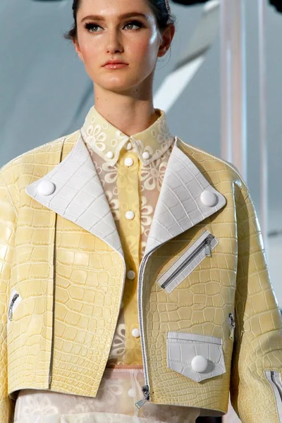 Look 69